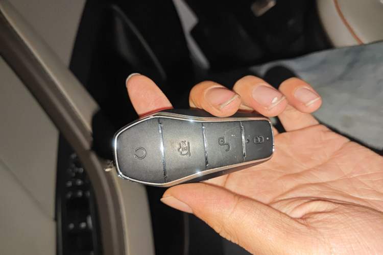 Used BYD Qin PLUS 2023 Champion Edition EV 420KM Superior Model Vehicle Key