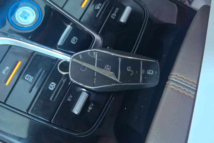 Used BYD Qin PLUS 2023 Champion Edition DM-i 55KM Leading Model Vehicle Key