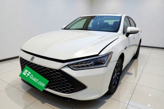 BYD Qin PLUS 2023 Champion Edition DM-i 55KM Leading Model с пробегом