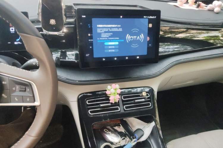 Used BYD Qin PLUS 2024 HONOR Edition DM-i 55KM Leading Model Audio And AC Panel