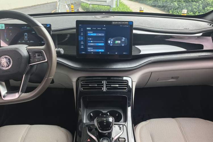 Used BYD Qin PLUS 2024 HONOR Edition DM-i 55KM Leading Model Audio And AC Panel