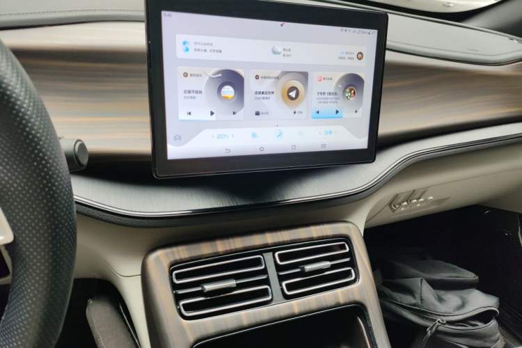 Used BYD Qin PLUS 2024 HONOR Edition DM-i 55KM Leading Model Audio And AC Panel