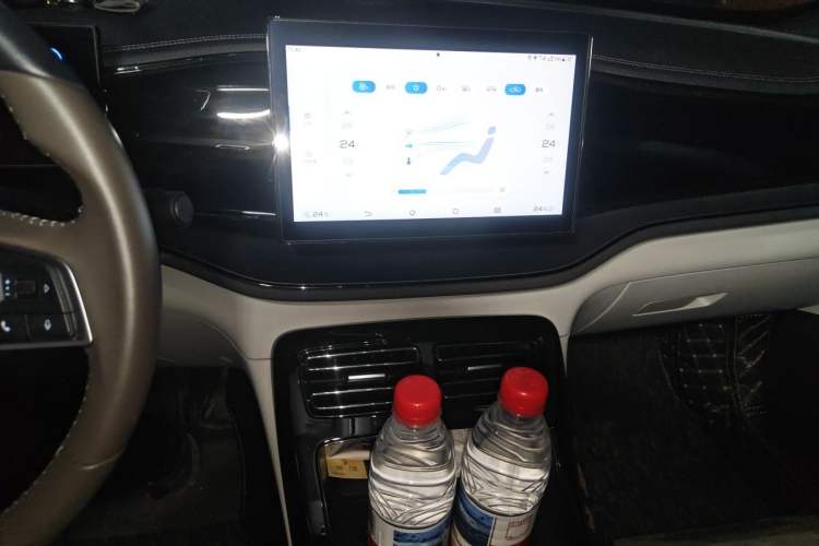 Used BYD Qin PLUS 2024 HONOR Edition DM-i 55KM Leading Model Audio And AC Panel