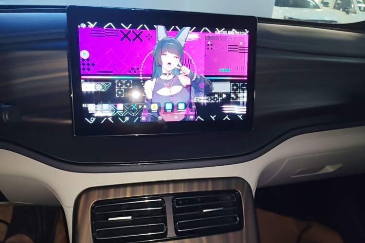 Used BYD Qin PLUS 2024 HONOR Edition DM-i 55KM Leading Model Audio And AC Panel