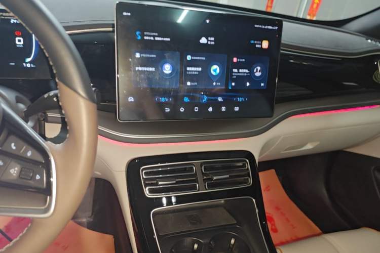 Used BYD Qin PLUS 2024 HONOR Edition DM-i 120KM Excellence Model Audio And AC Panel