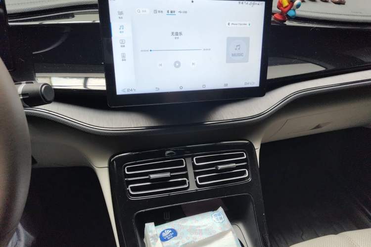 Used BYD Qin PLUS 2024 HONOR Edition DM-i 55KM Leading Model Audio And AC Panel