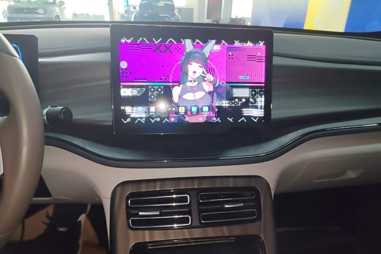 Used BYD Qin PLUS 2024 HONOR Edition DM-i 55KM Leading Model Audio And AC Panel