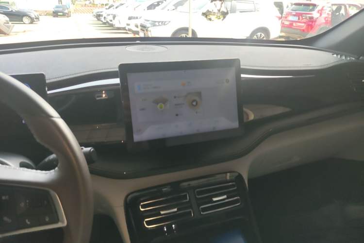 Used BYD Qin PLUS 2024 HONOR Edition DM-i 55KM Leading Model Audio And AC Panel