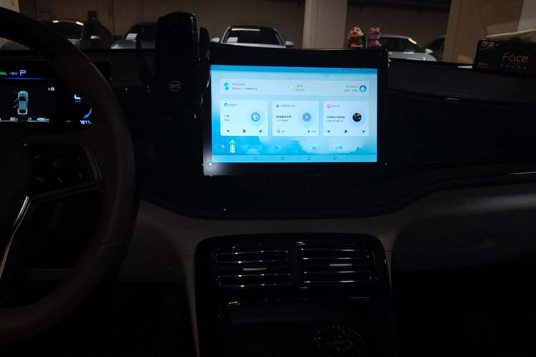 Used BYD Qin PLUS 2024 HONOR Edition DM-i 55KM Leading Model Audio And AC Panel