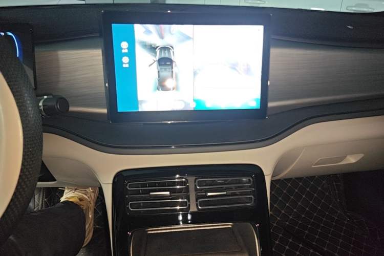 Used BYD Qin PLUS 2024 HONOR Edition DM-i 55KM Leading Model Audio And AC Panel
