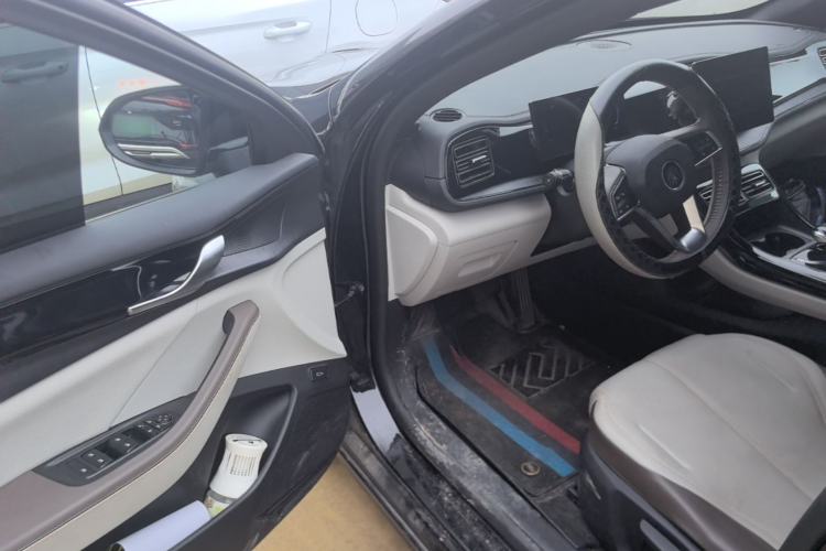 Used BYD Qin PLUS 2024 HONOR Edition DM-i 55KM Leading Model Driver Seat