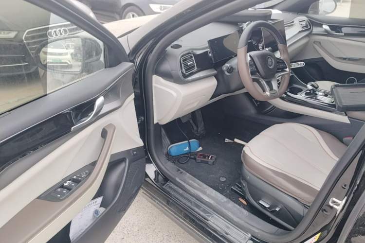 Used BYD Qin PLUS 2024 Honor Edition EV 420KM Beyond Model Driver Seat