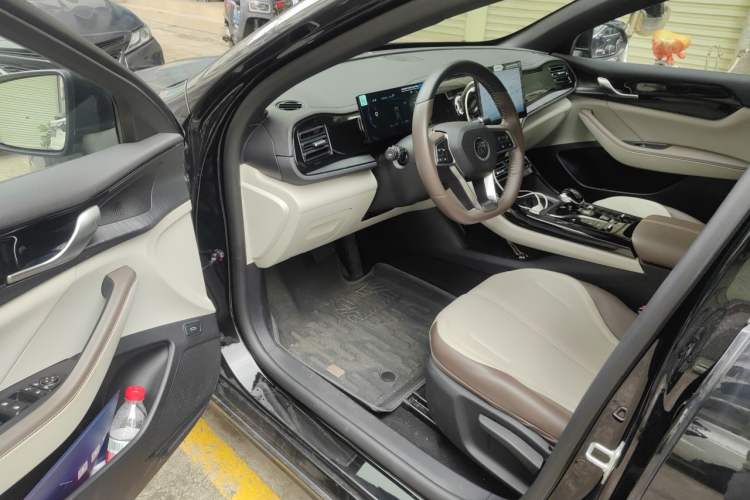 Used BYD Qin PLUS 2024 HONOR Edition DM-i 55KM Leading Model Driver Seat