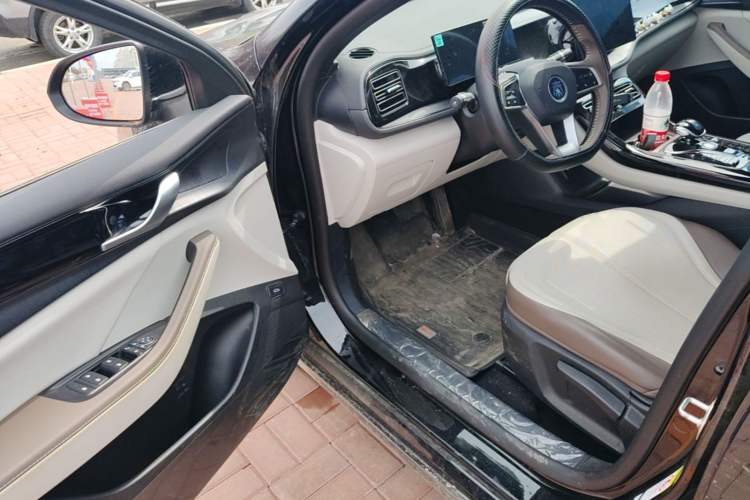 Used BYD Qin PLUS 2024 HONOR Edition DM-i 55KM Leading Model Driver Seat