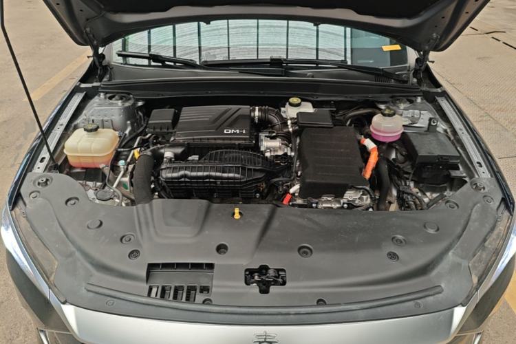 Used BYD Qin PLUS 2024 HONOR Edition DM-i 55KM Leading Model Engine Bay