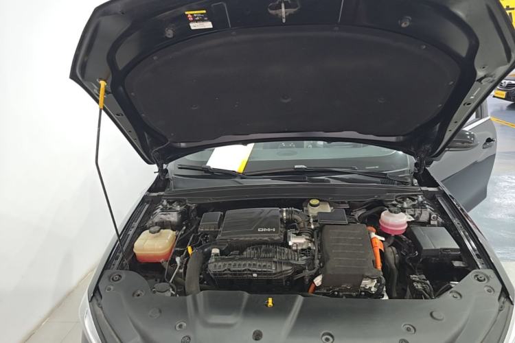 Used BYD Qin PLUS 2024 HONOR Edition DM-i 55KM Leading Model Engine Bay