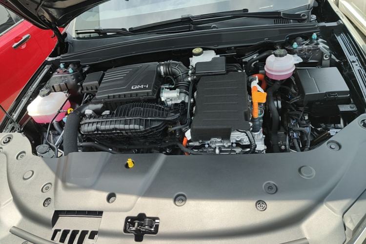 Used BYD Qin PLUS 2024 HONOR Edition DM-i 55KM Leading Model Engine Bay
