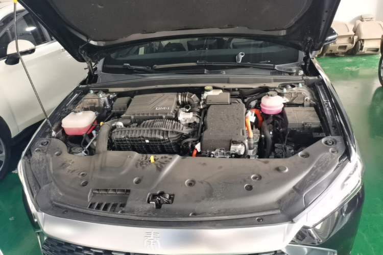 Used BYD Qin PLUS 2024 HONOR Edition DM-i 55KM Leading Model Engine Bay