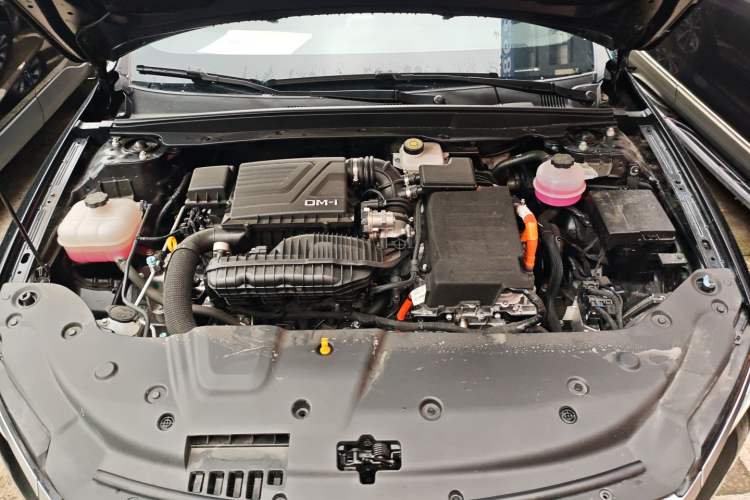 Used BYD Qin PLUS 2024 HONOR Edition DM-i 55KM Leading Model Engine Bay
