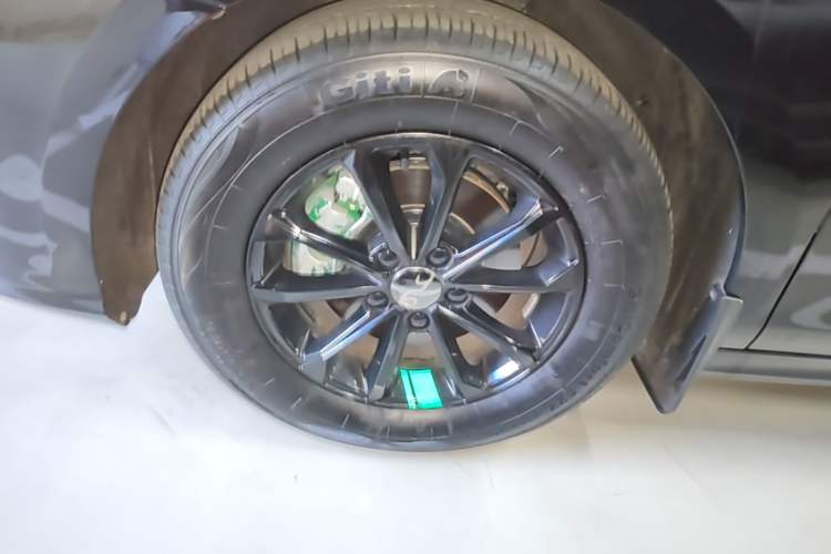 Used BYD Qin PLUS 2024 HONOR Edition DM-i 55KM Leading Model Exterior 4