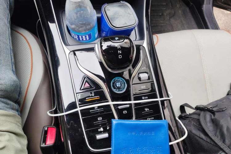 Used BYD Qin PLUS 2024 Honor Edition EV 510KM Leading Model Gear Lever