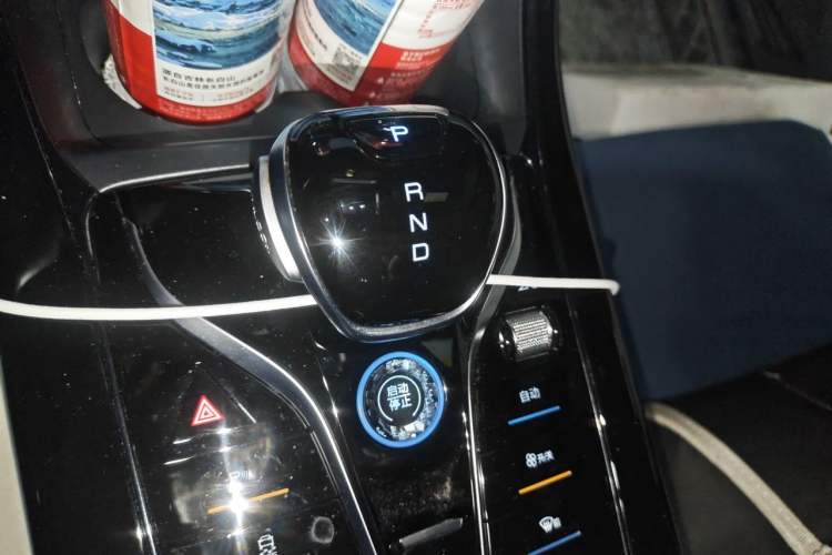 Used BYD Qin PLUS 2024 HONOR Edition DM-i 55KM Leading Model Gear Lever