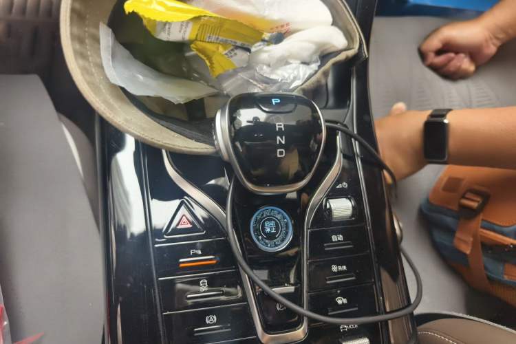Used BYD Qin PLUS 2024 HONOR Edition DM-i 55KM Leading Model Gear Lever