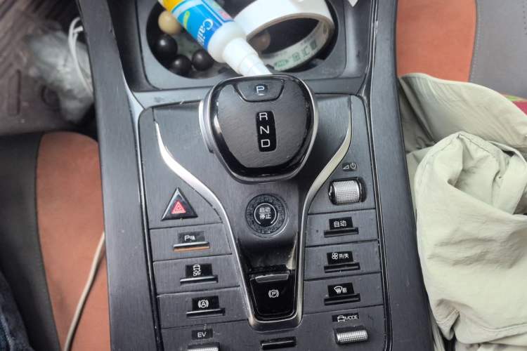 Used BYD Qin PLUS 2024 HONOR Edition DM-i 55KM Leading Model Gear Lever