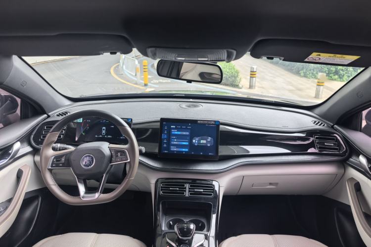Used BYD Qin PLUS 2024 HONOR Edition DM-i 55KM Leading Model Interior 2