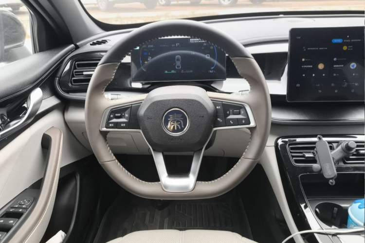 Used BYD Qin PLUS 2024 HONOR Edition DM-i 55KM Leading Model Interior 2
