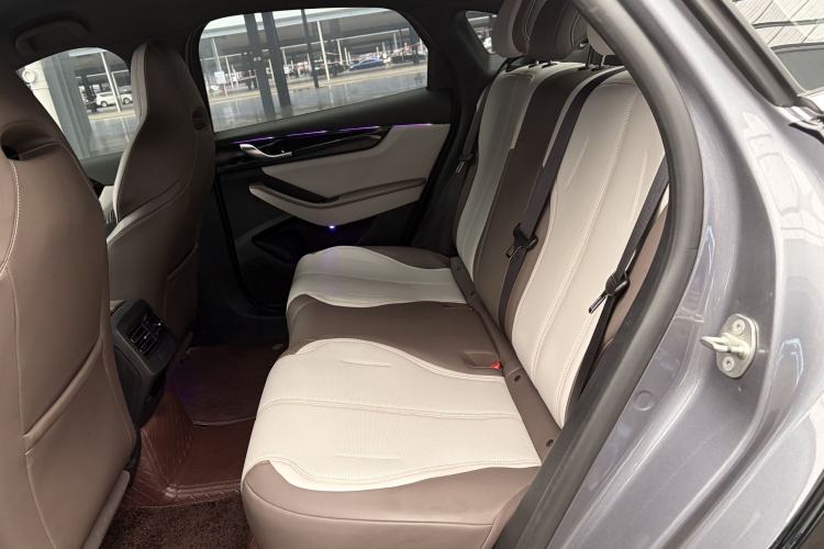 Used BYD Qin PLUS 2024 HONOR Edition DM-i 55KM Leading Model Interior 2