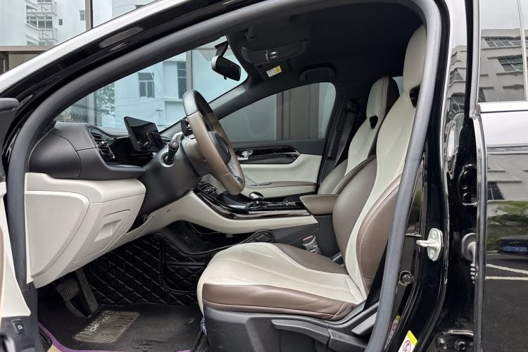 Used BYD Qin PLUS 2024 HONOR Edition DM-i 55KM Leading Model Interior 2