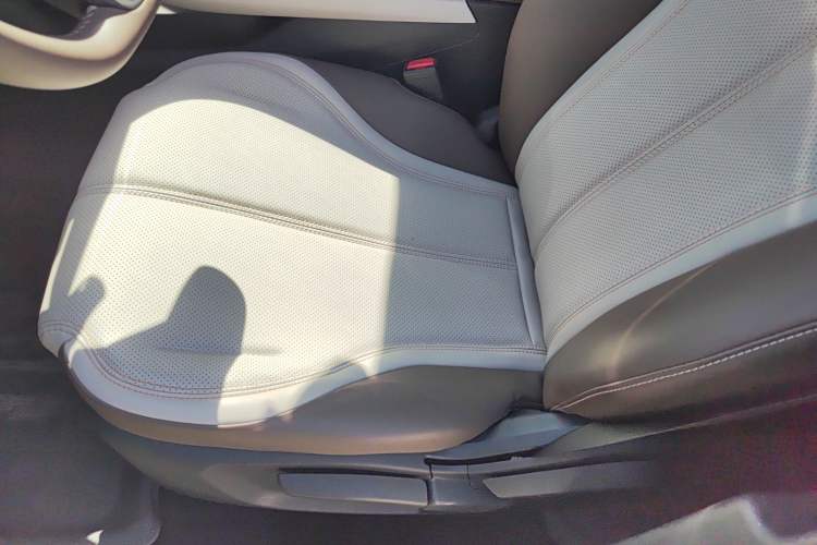 Used BYD Qin PLUS 2024 HONOR Edition DM-i 55KM Leading Model Interior 3