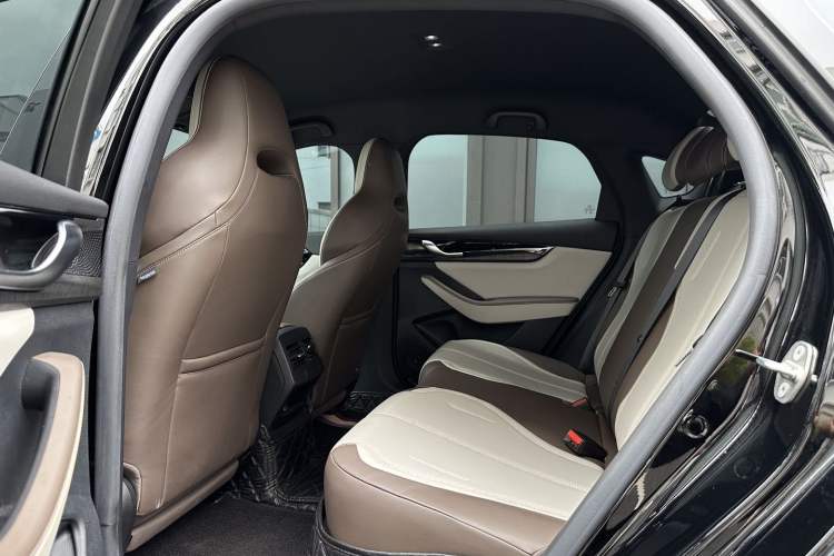 Used BYD Qin PLUS 2024 HONOR Edition DM-i 55KM Leading Model Interior 3