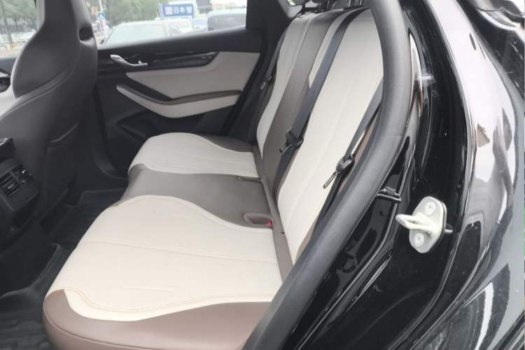 Used BYD Qin PLUS 2024 HONOR Edition DM-i 55KM Leading Model Interior 6