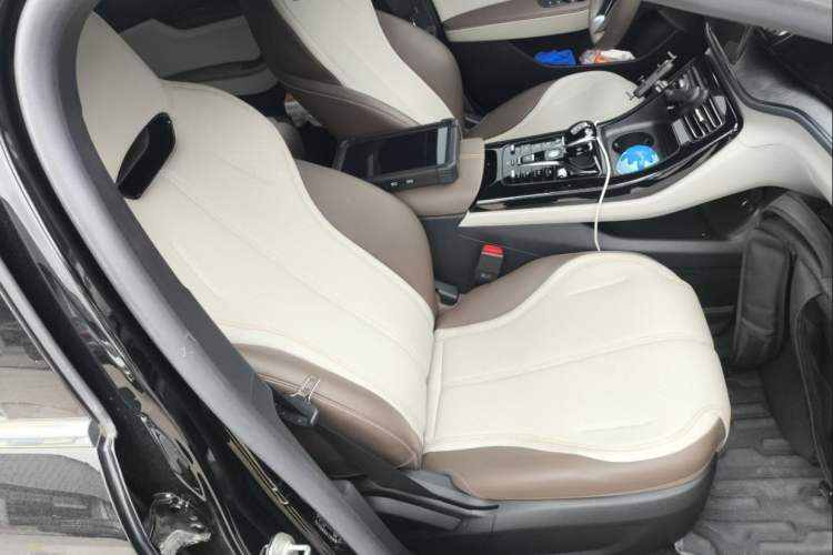 Used BYD Qin PLUS 2024 HONOR Edition DM-i 55KM Leading Model Interior 9