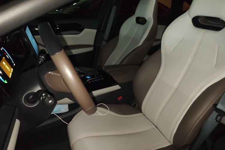 Used BYD Qin PLUS 2024 HONOR Edition DM-i 55KM Leading Model Left Front Seat