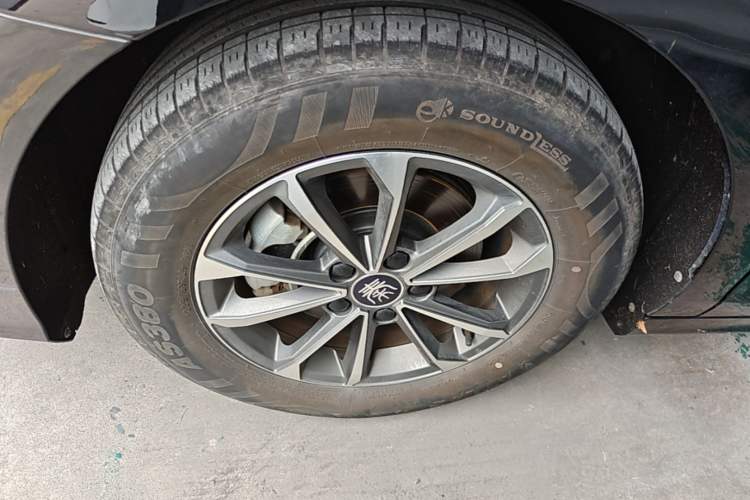 Used BYD Qin PLUS 2024 HONOR Edition DM-i 55KM Leading Model Left Front Wheel Hub