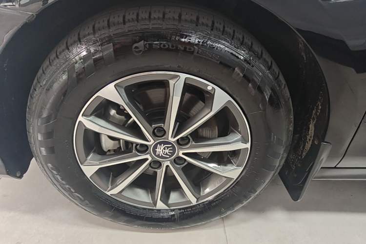 Used BYD Qin PLUS 2024 HONOR Edition DM-i 55KM Leading Model Left Front Wheel Hub