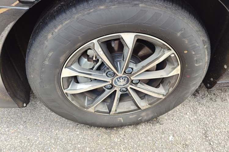 Used BYD Qin PLUS 2024 HONOR Edition DM-i 55KM Leading Model Left Front Wheel Hub