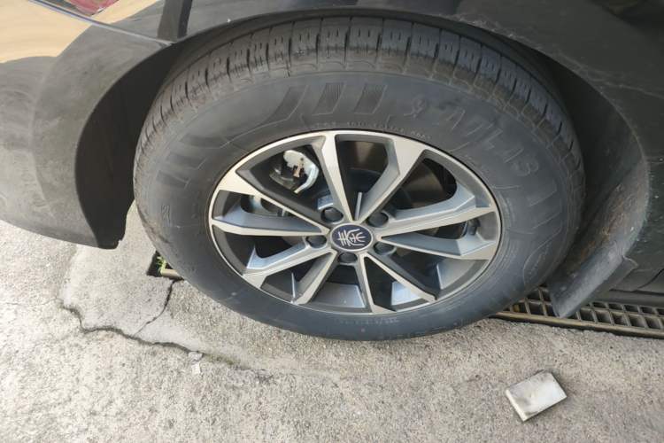 Used BYD Qin PLUS 2024 HONOR Edition DM-i 55KM Leading Model Left Front Wheel Hub