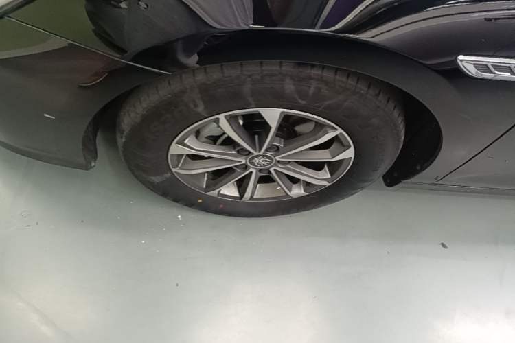 Used BYD Qin PLUS 2024 HONOR Edition DM-i 55KM Leading Model Left Front Wheel Hub