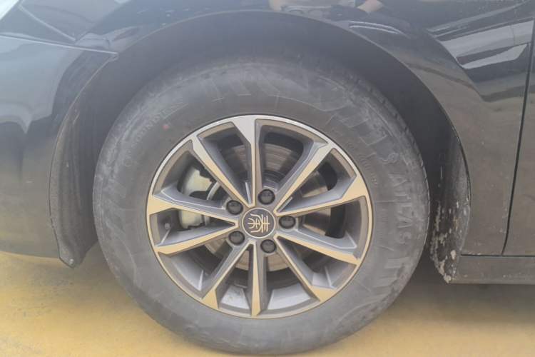 Used BYD Qin PLUS 2024 HONOR Edition DM-i 55KM Leading Model Left Front Wheel Hub