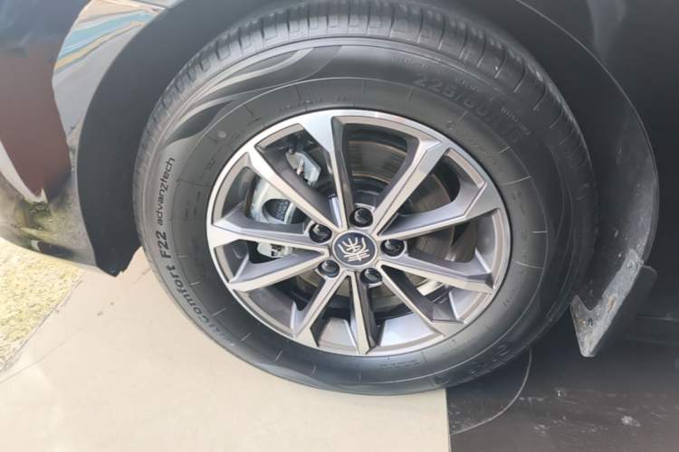 Used BYD Qin PLUS 2024 HONOR Edition DM-i 55KM Leading Model Left Front Wheel Hub