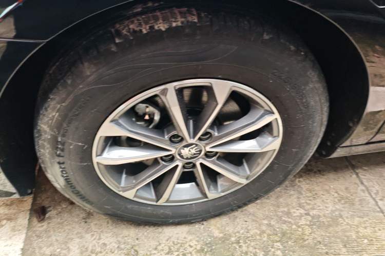 Used BYD Qin PLUS 2024 HONOR Edition DM-i 55KM Leading Model Left Front Wheel Hub