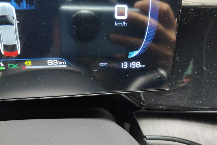 Used BYD Qin PLUS 2024 HONOR Edition DM-i 55KM Leading Model Odometer Close Up