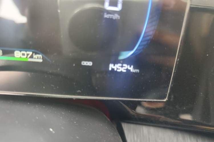 Used BYD Qin PLUS 2024 HONOR Edition DM-i 55KM Leading Model Odometer Close Up