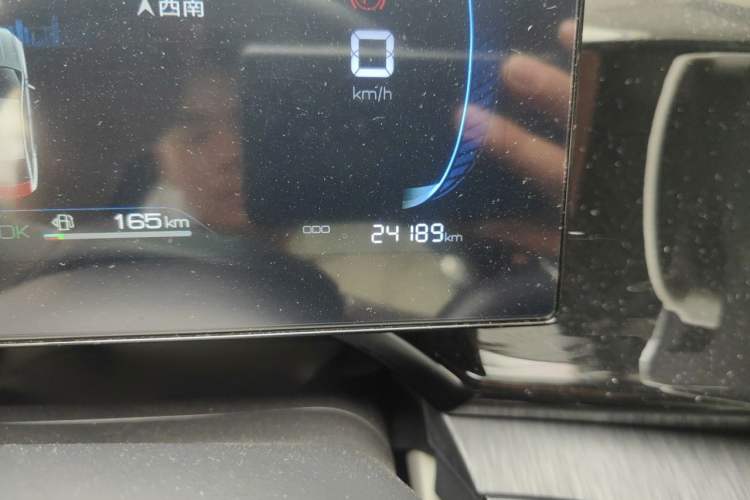 Used BYD Qin PLUS 2024 HONOR Edition DM-i 55KM Leading Model Odometer Close Up