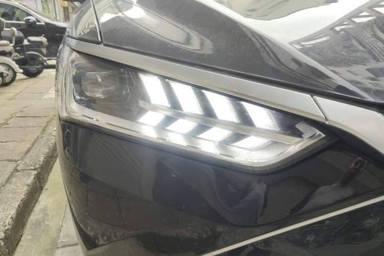 Used BYD Qin PLUS 2024 HONOR Edition DM-i 55KM Leading Model Right Front Headlight