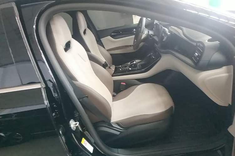 Used BYD Qin PLUS 2024 HONOR Edition DM-i 55KM Leading Model Right Front Seat